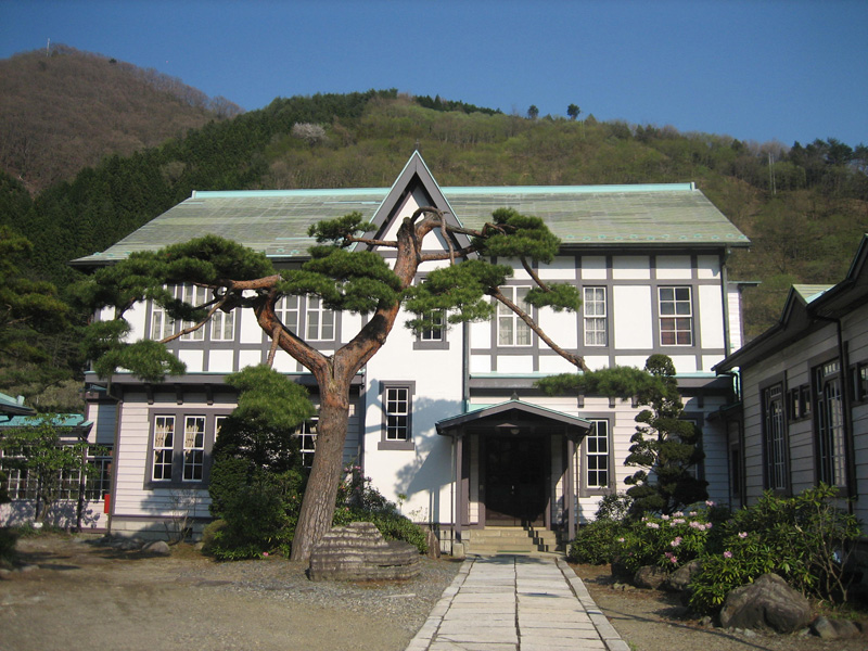 古河掛水倶楽部（旧館・新館）