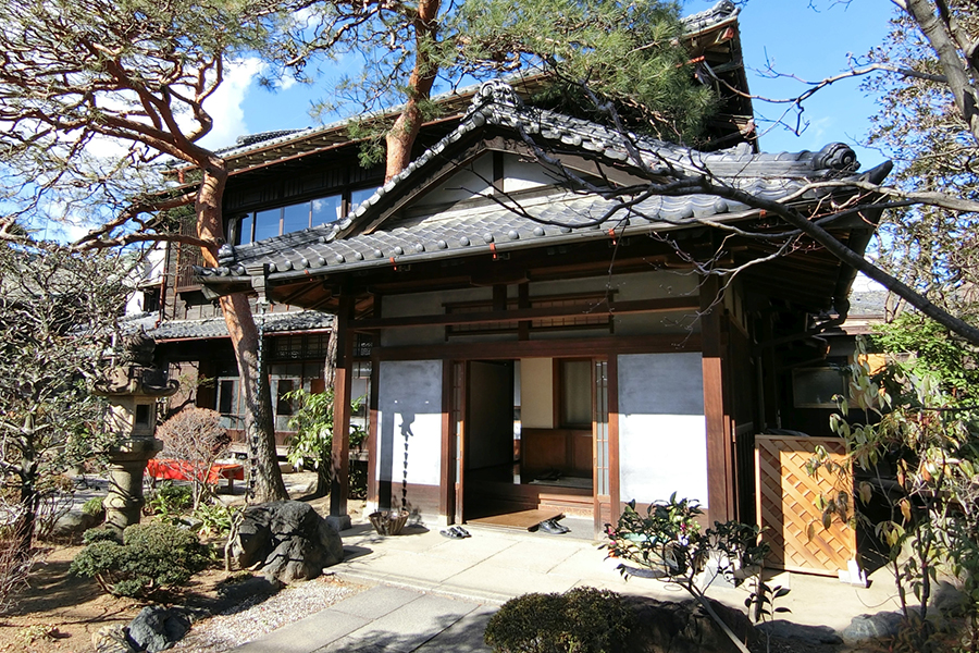 南側玄関
